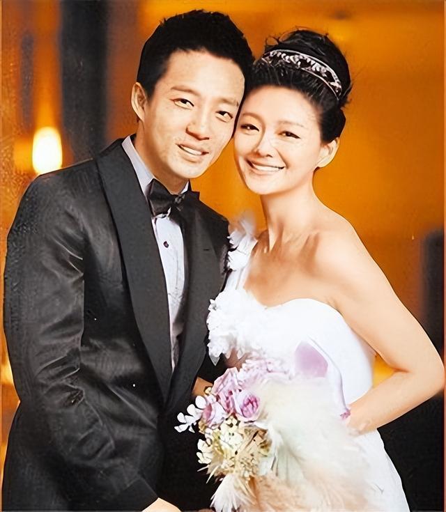 明星离婚背后的故事，变化、学习与自信的力量探索